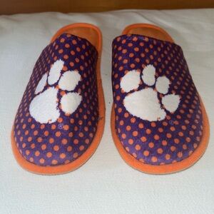 NWOT, Women’s Clemson Tigers Slippers, Size Medium